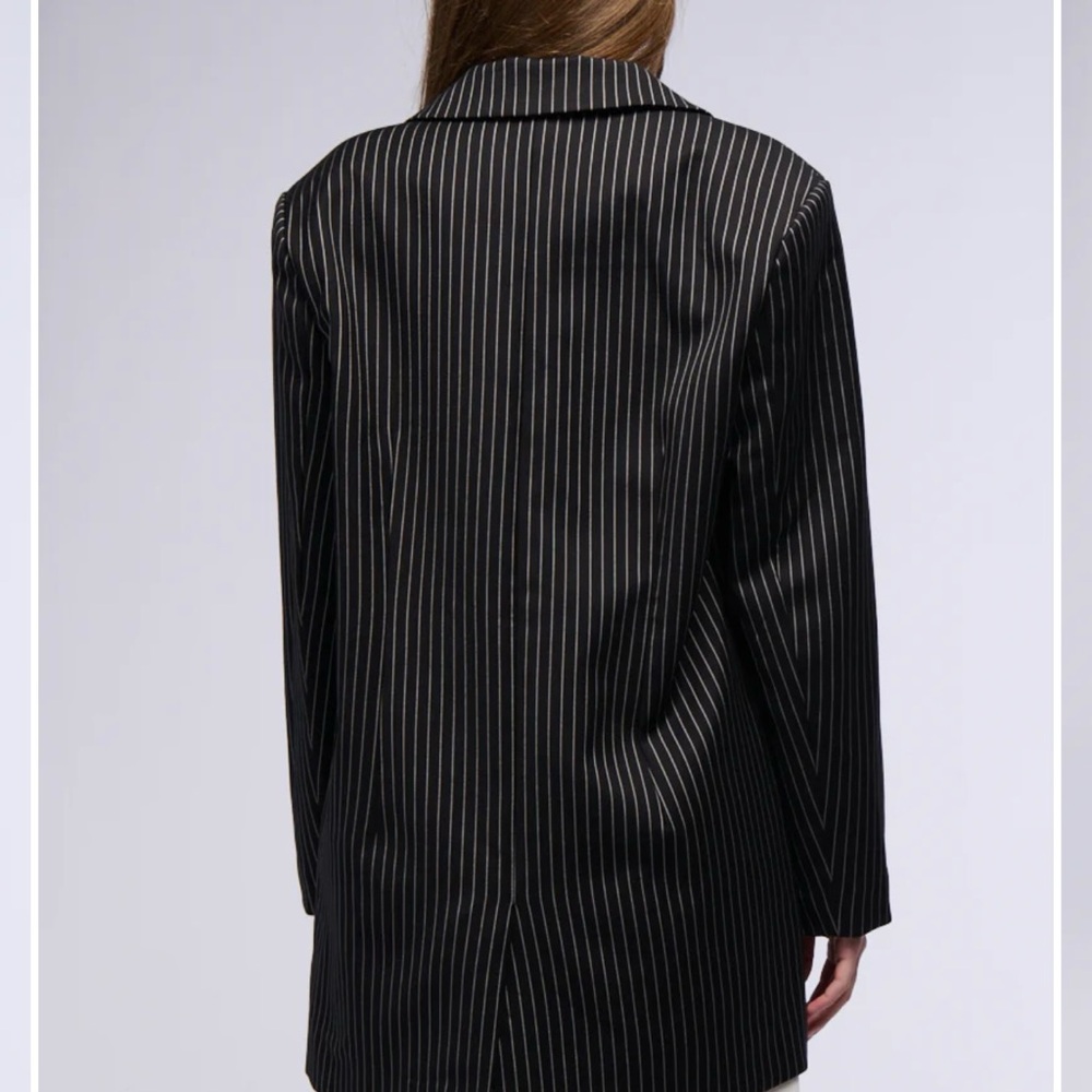 ✨AKIRA Charcoal Pinstripe Blazer✨ like new - Picture 2 of 12